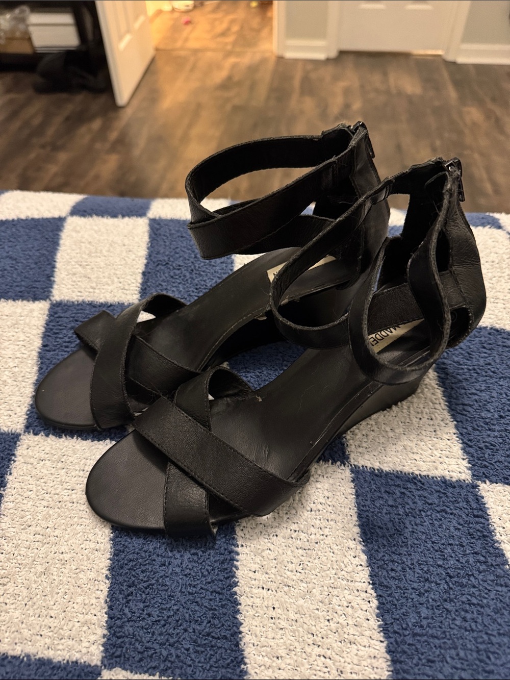 Steve Madden Black Strappy Wedge Sandals - Classic Women's Summer Shoe